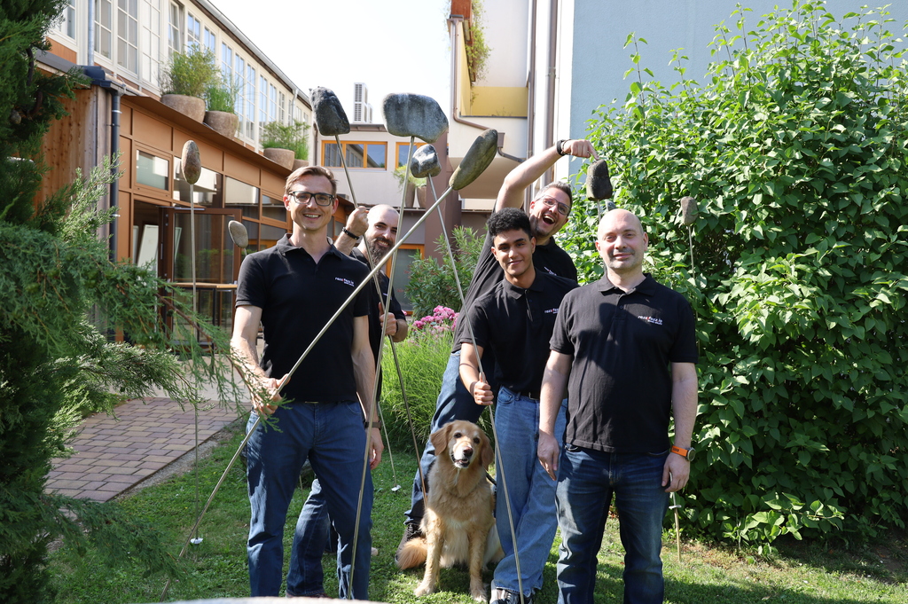 Das rzfz.ai Team — Klemens, Daniel, Amine, Markus, Vuko, Timo und Eowyn (2025)